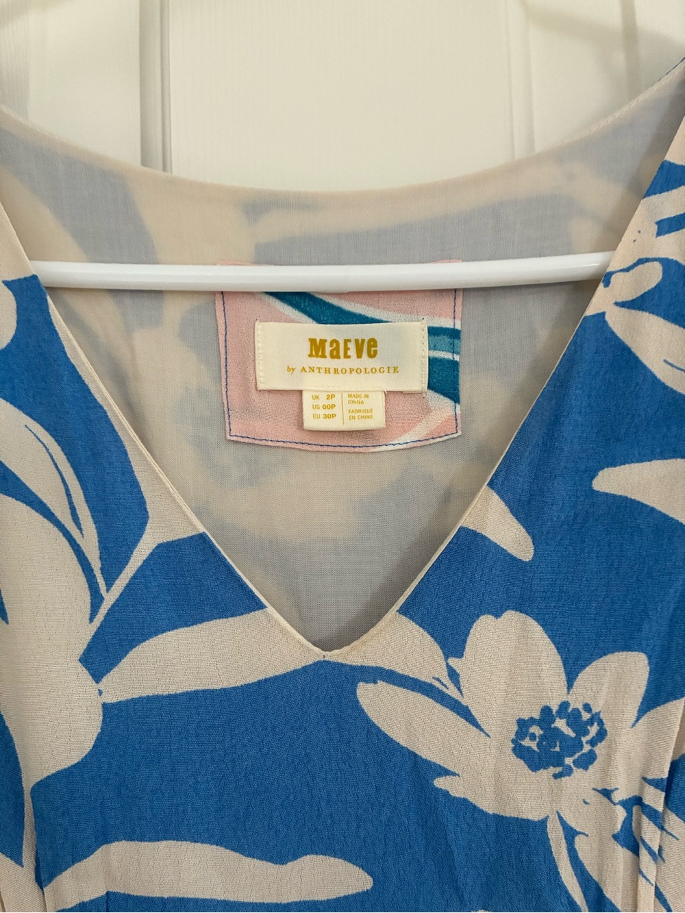 Anthropologie Maeve Blue and White Floral Kimono Dress with yellow waist Detail - Picture 3 of 3